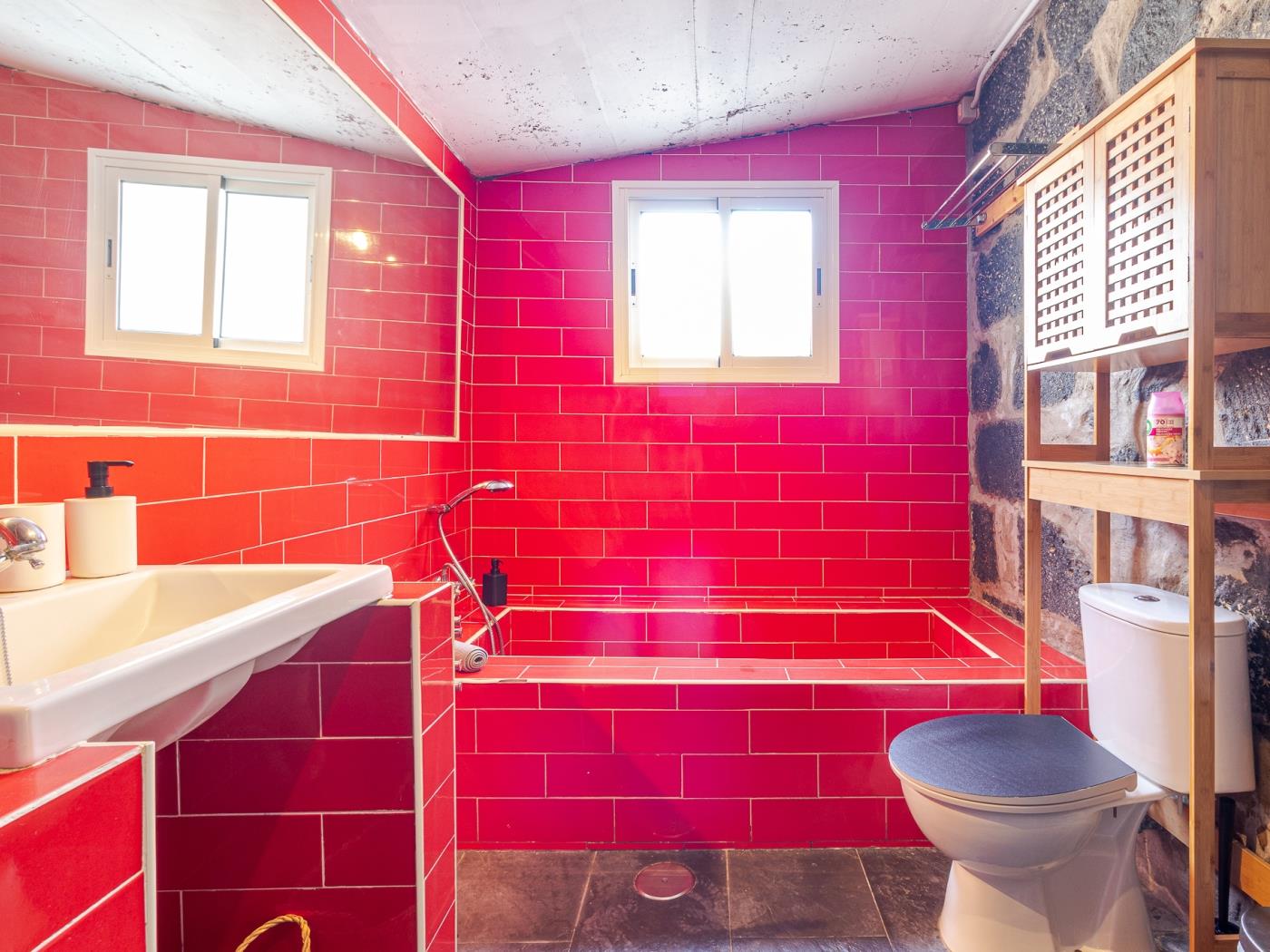 Charming Canarian House | Pool and Jacuzzi | Up to 9 People in Las Palmas de Gran Canaria