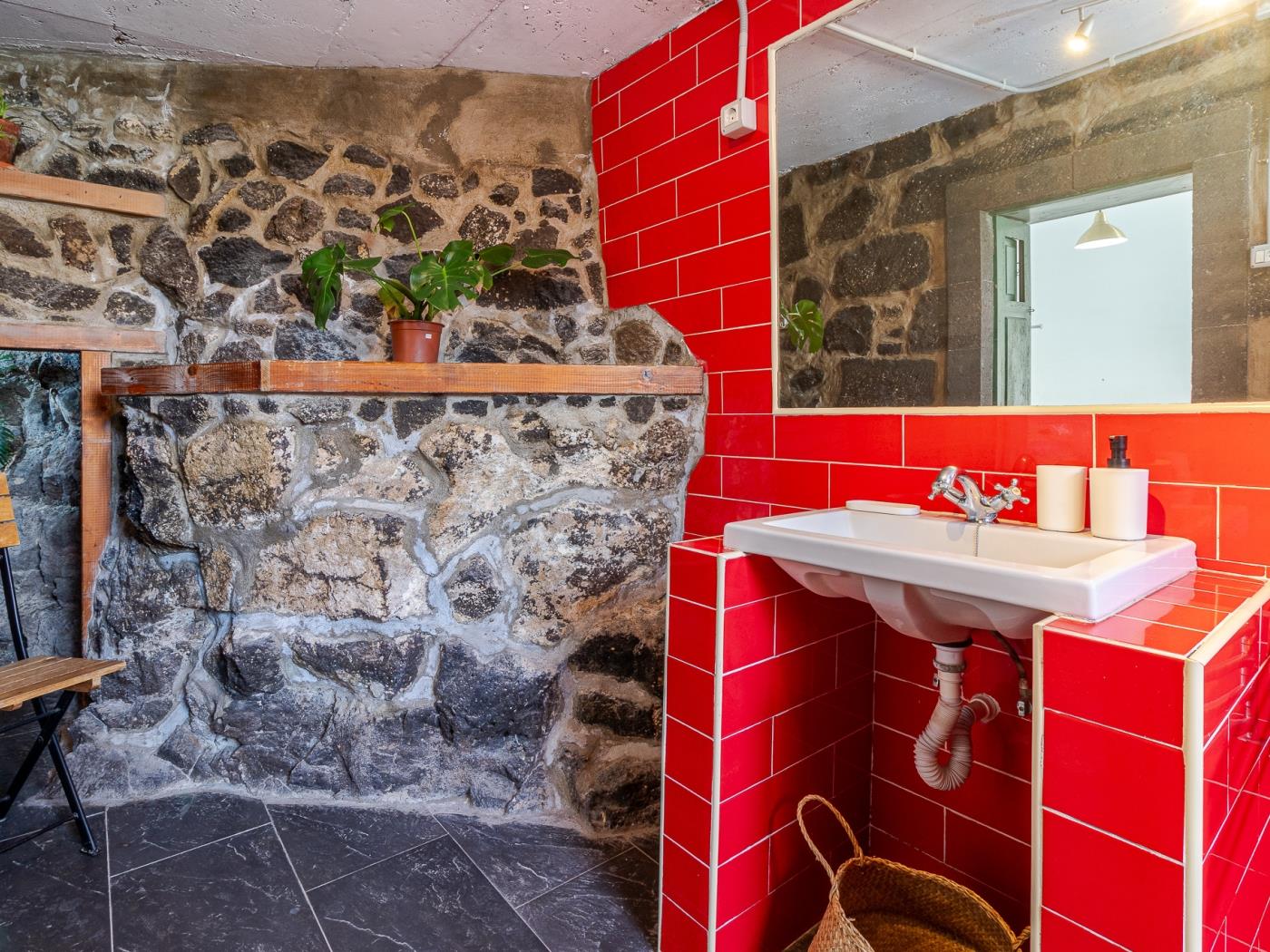 Charming Canarian House | Pool and Jacuzzi | Up to 9 People in Las Palmas de Gran Canaria