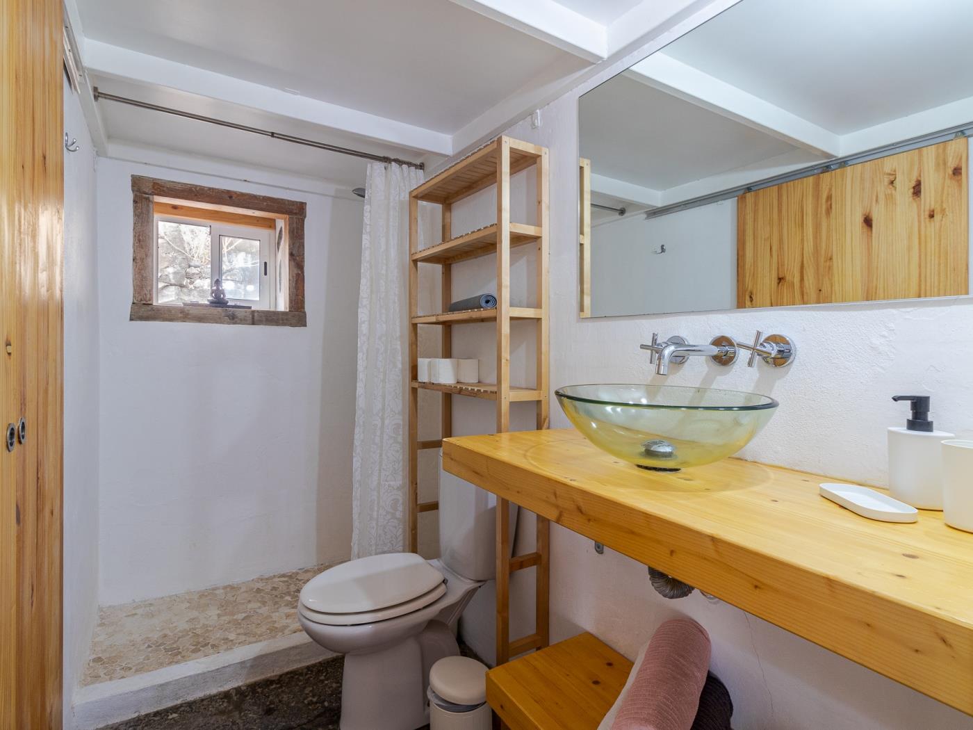 Charming Canarian House | Pool and Jacuzzi | Up to 9 People in Las Palmas de Gran Canaria