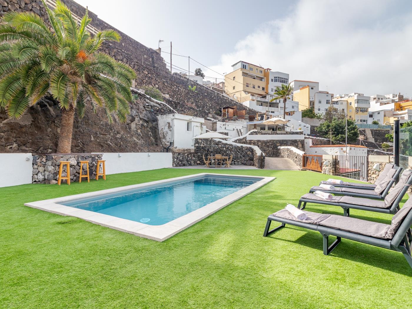 Charming Canarian House | Pool and Jacuzzi | Up to 9 People in Las Palmas de Gran Canaria