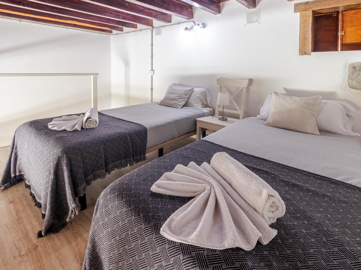 Charming Canarian House | Pool and Jacuzzi | Up to 9 People in Las Palmas de Gran Canaria