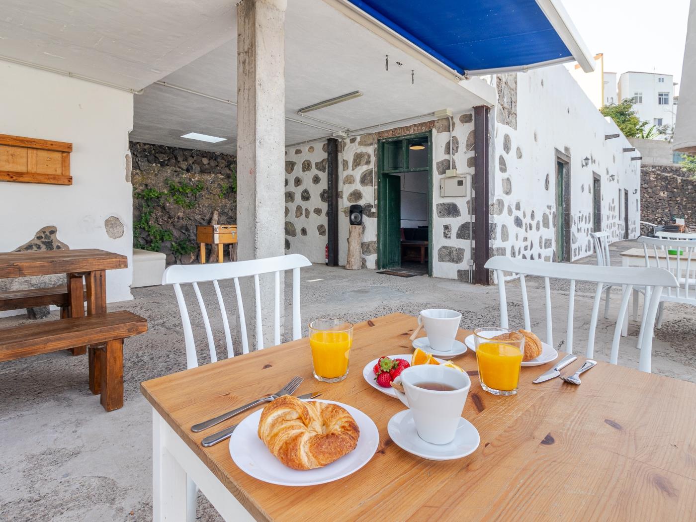 Charming Canarian House | Pool and Jacuzzi | Up to 9 People in Las Palmas de Gran Canaria