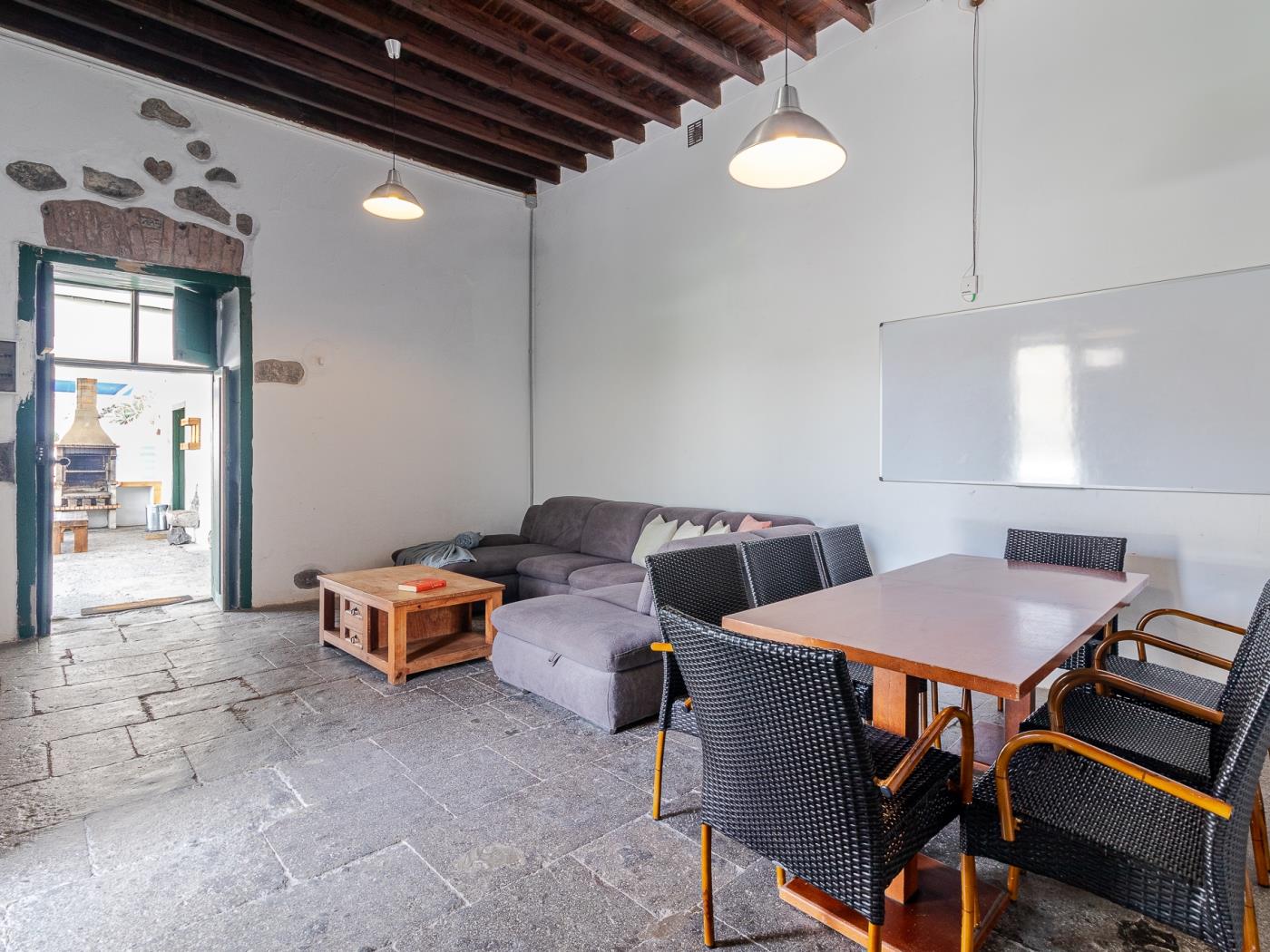 Charming Canarian House | Pool and Jacuzzi | Up to 9 People in Las Palmas de Gran Canaria