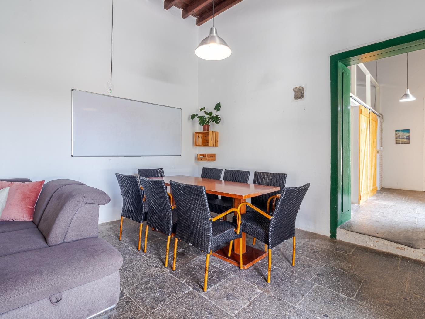 Charming Canarian House | Pool and Jacuzzi | Up to 9 People in Las Palmas de Gran Canaria